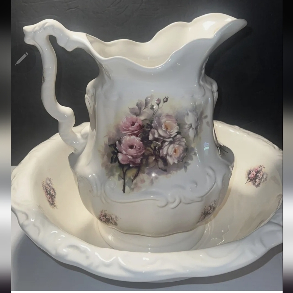 Vintage V B China Water Pitcher – Athena – VGC – MADE IN USA – BEAUTIFUL PITCHER